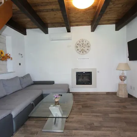 Holiday home House Cuvi