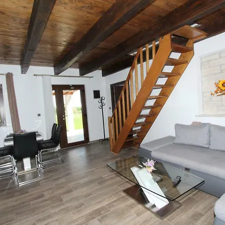House Cuvi Holiday home