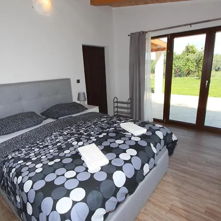 Holiday home House Cuvi