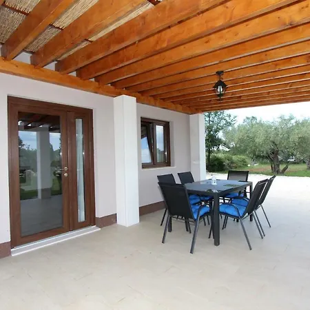 House Cuvi *